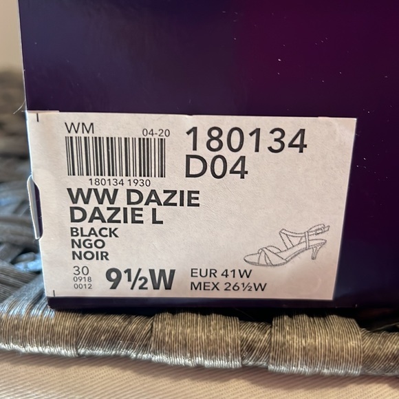 Fioni shoes 9.5 W - Picture 3 of 3